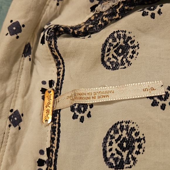 Free People Long Sleeve Bohemian Style Button Down Shirt size small - Picture 3 of 7